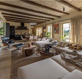  4 Bedroom Villa with Infinity Pool near Rovinj, Istria, Sleeps 8